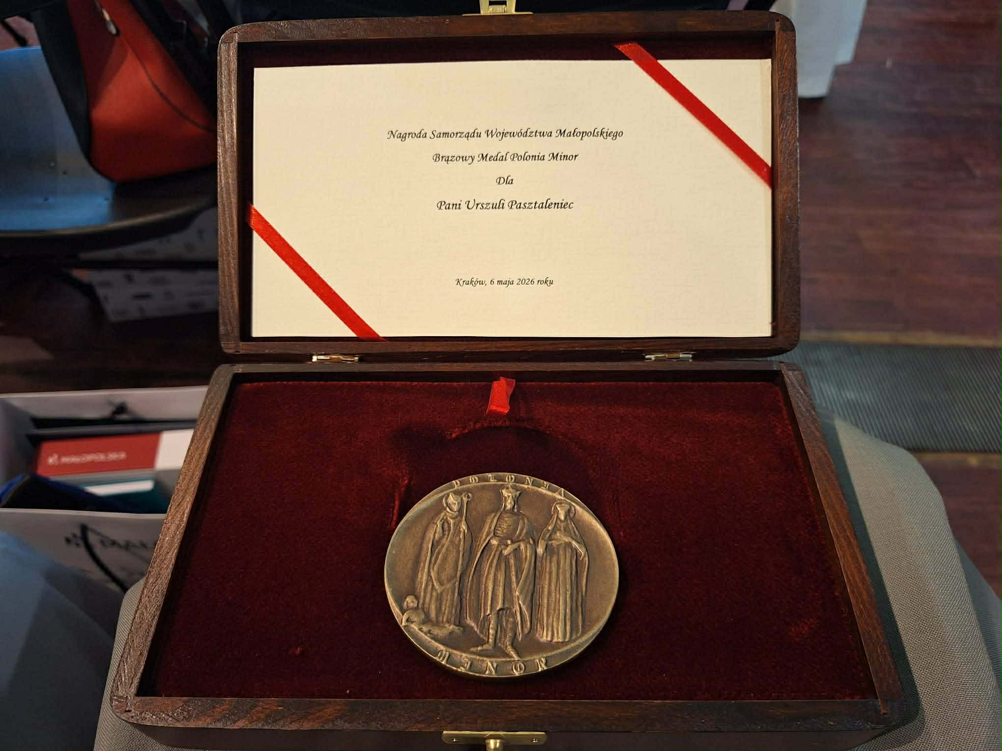 brązowy medal polonia minor w pudełku